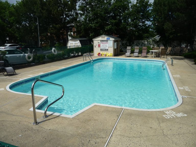 long branch community pool